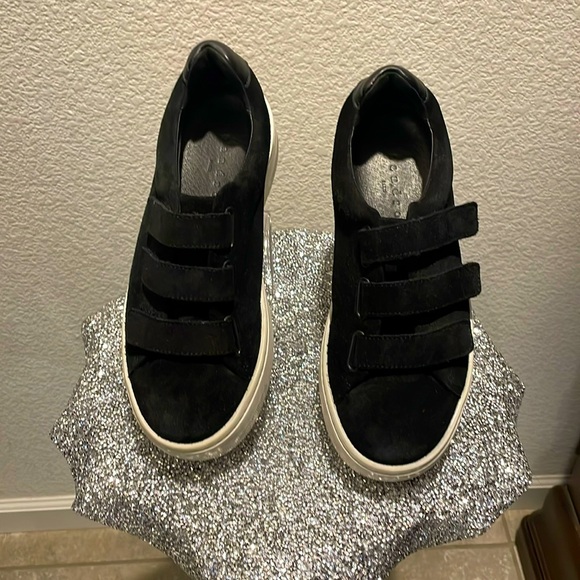 Sandro Anita black suede platform sneakers. Velcro three strap closure. Size 37. - Picture 5 of 12